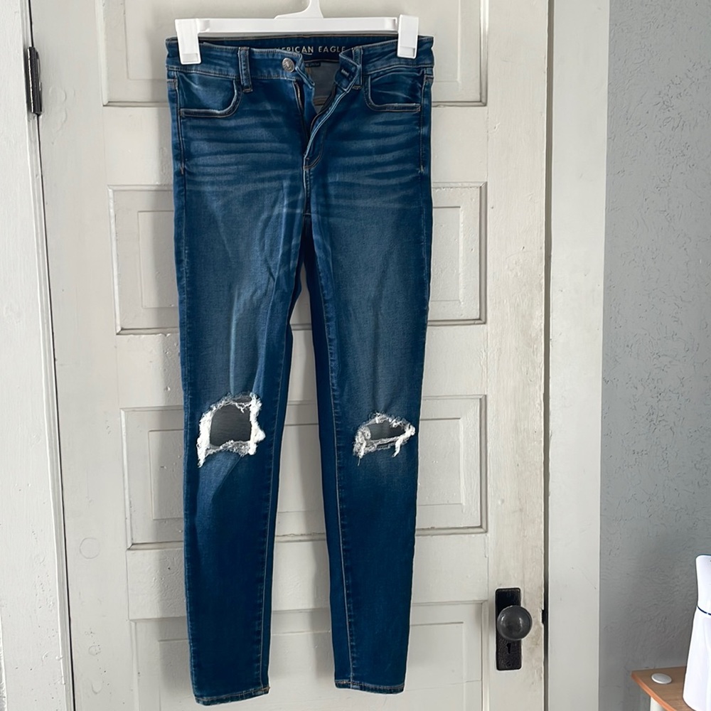 American Eagle Distresses Jegging
